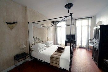 Hotel H�tel Le Ryad Marseille