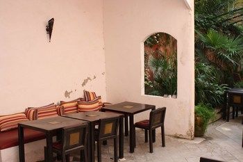 Hotel H�tel Le Ryad Marseille