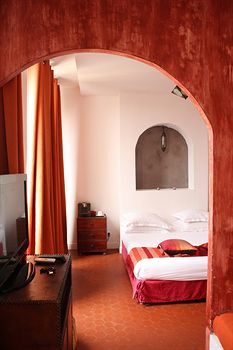 Hotel H�tel Le Ryad Marseille