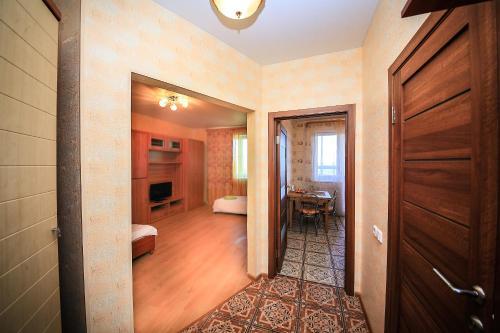 Apartment On Yubileyniy 66
