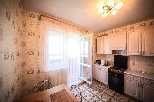 Apartment On Yubileyniy 66
