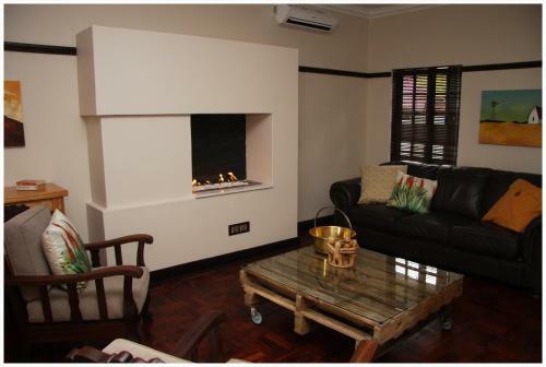 Hostal Be At Home Guesthouse