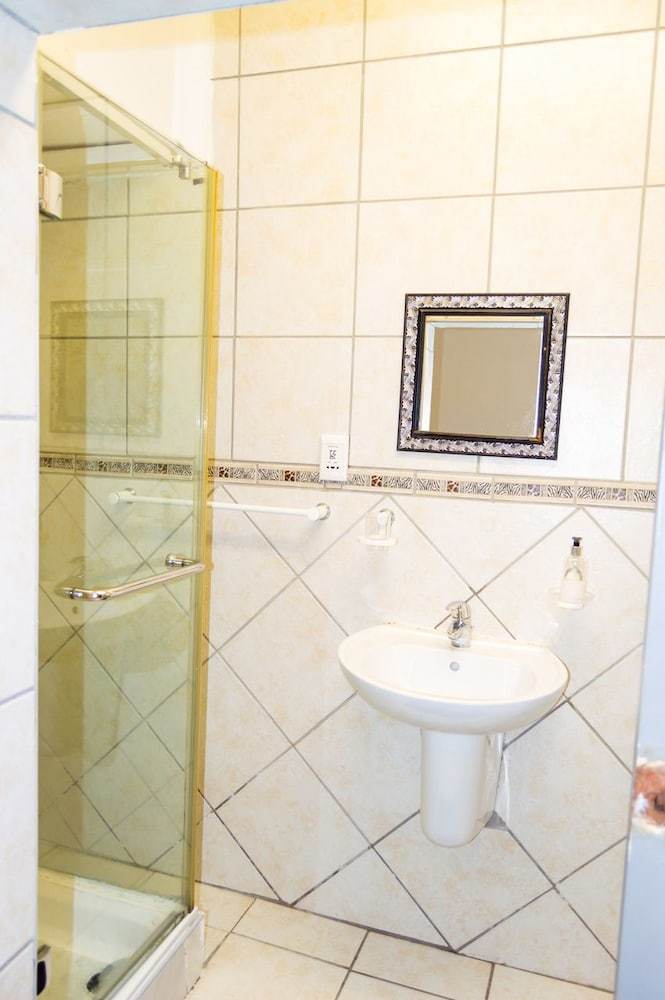 Bed & Breakfast Amanzi Guest House