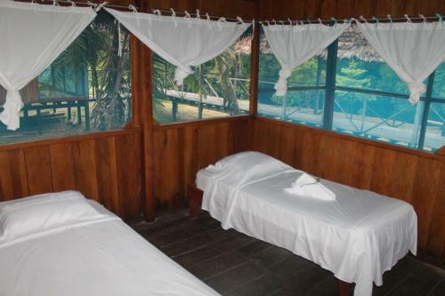 Lodge Tropical Adventures & Expeditions