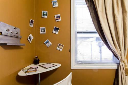 Hostal Rooms Within Toronto