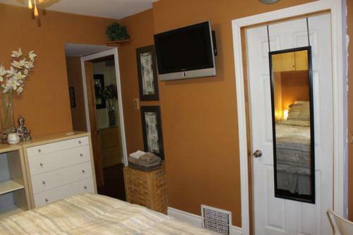 Hostal Rooms Within Toronto