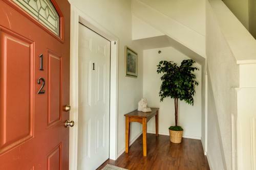 Maple Leaf Manor Furnished Apartments