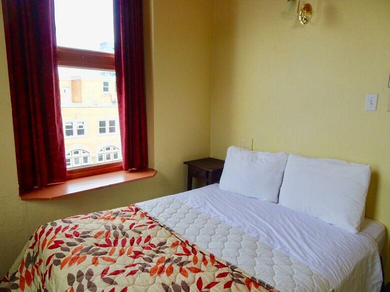 Hotel H�tel Champ-de-mars