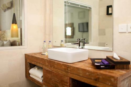 Hotel The Grand Sunti