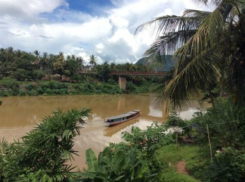 Hostal Merry Riverside Hotel