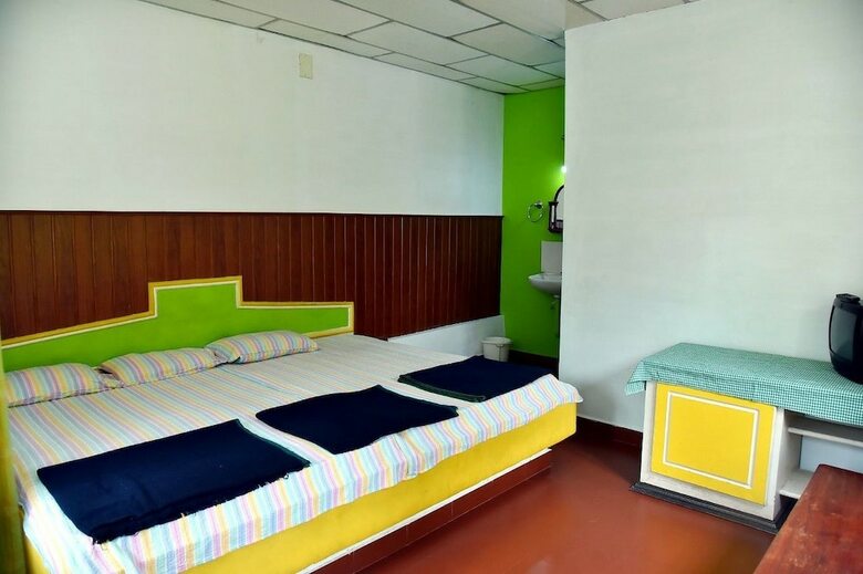 Bed & Breakfast Marayoor Holidays