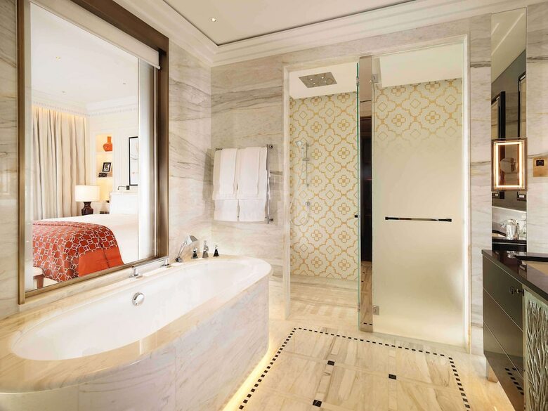 Hotel Savoy