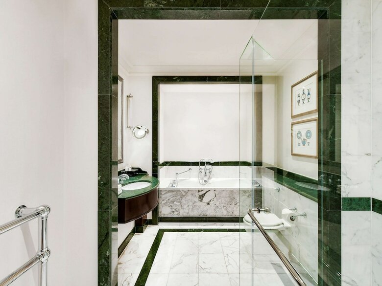 Hotel Savoy