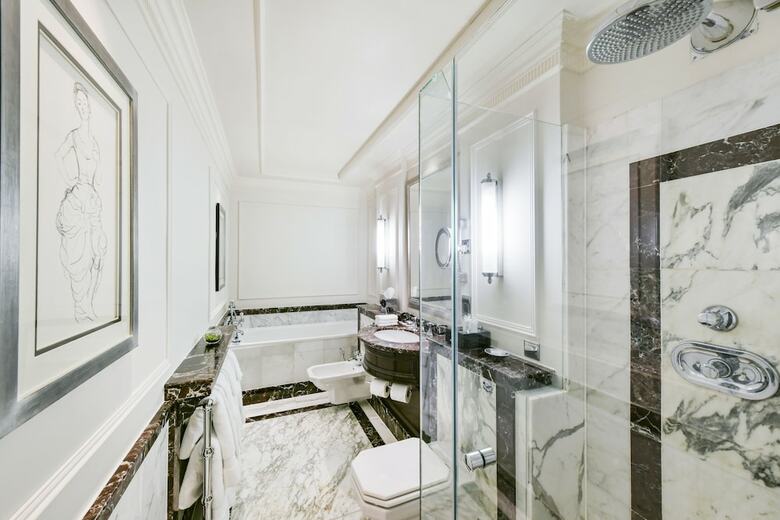 Hotel Savoy
