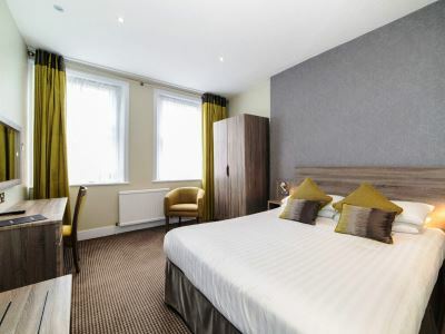 Phoenix Hotel