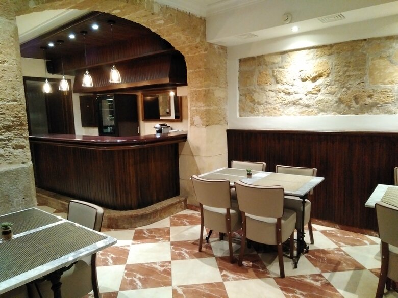 Hotel Born