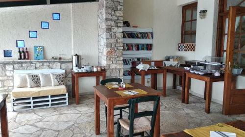 Aparthotel Grekis Beach Hotel And Apartments