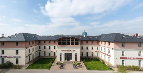 Apartamento Hotel Garzon Plaza