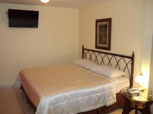 Dolphin Executives Hotel
