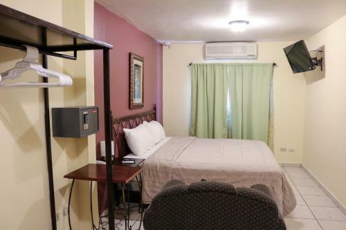 Dolphin Executives Hotel