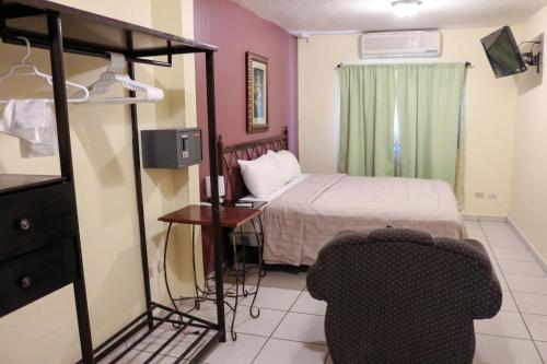 Dolphin Executives Hotel