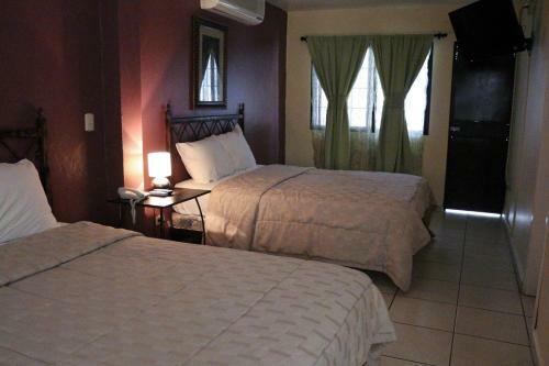 Dolphin Executives Hotel