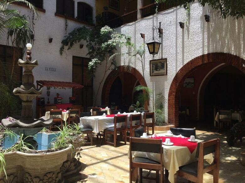Hotel Villa Real Plaza