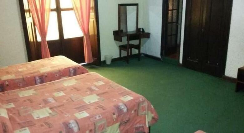Hotel Villa Real Plaza