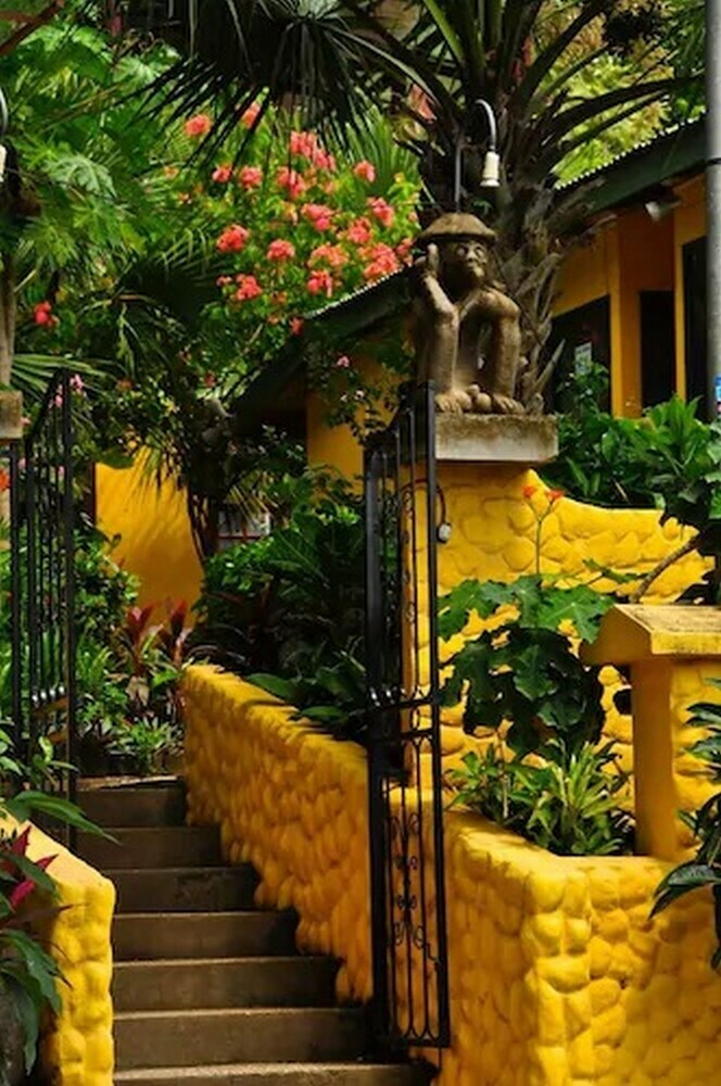 El Mono Loco Hotel