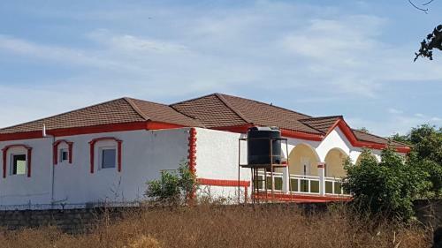 Hostal Ous And Buwa