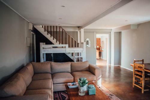 Hostal Sabrage Guesthouse & Venue