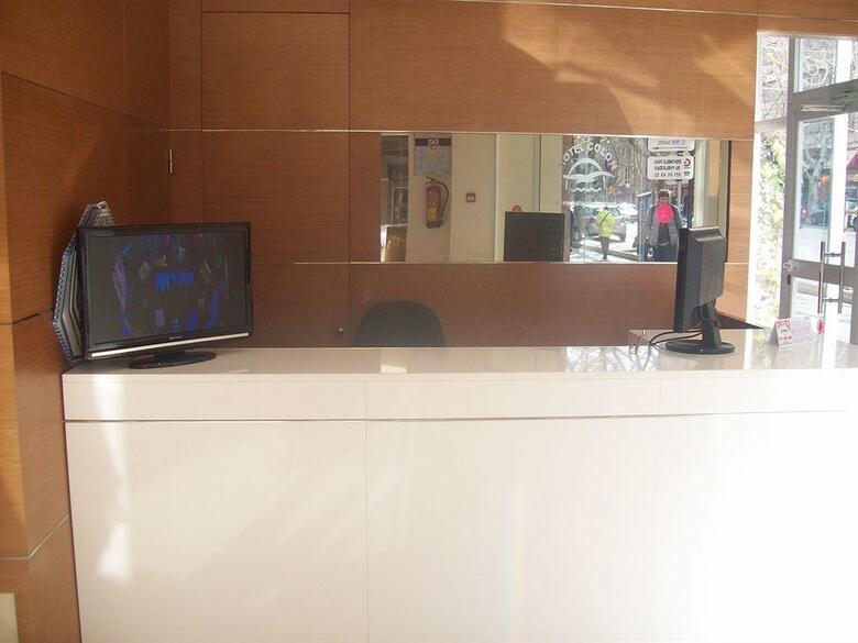 Hotel Amic Col�n
