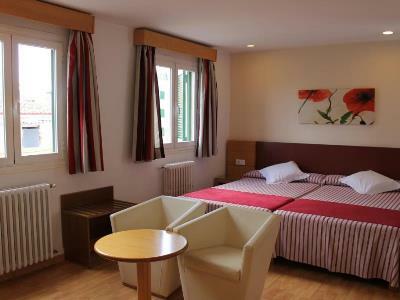 Hotel Amic Col�n