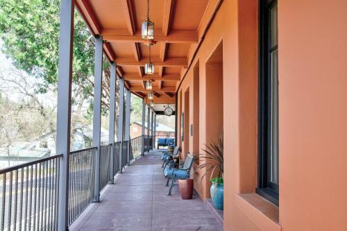 Posada The Groveland Hotel