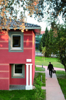 Hotel Park & Suites Vilage Saint Simon