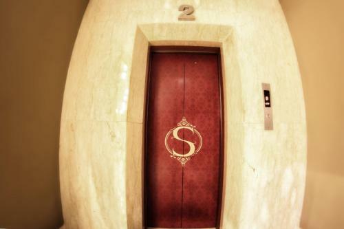 Hostal Sutan Raja Guest House