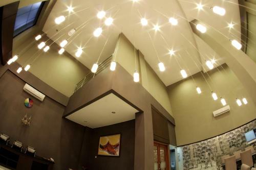 Hostal Sutan Raja Guest House
