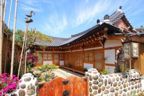 Hostal Happiness Full Hanok Guesthouse