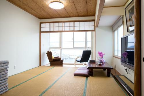 Bed & Breakfast Atami Koro