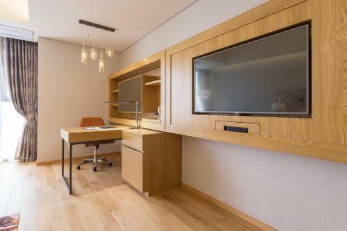 Charis Hotel