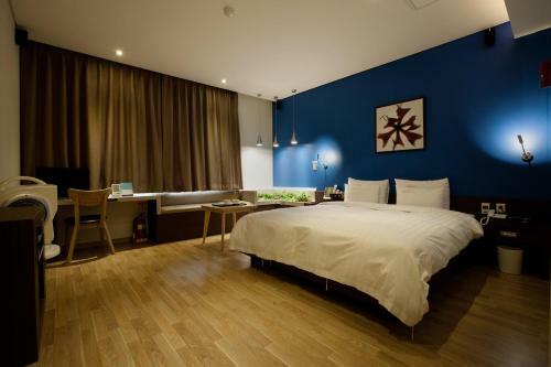 Polo Tourist Hotel