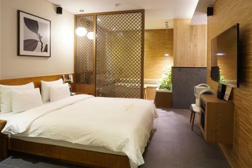 Polo Tourist Hotel