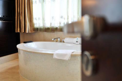 Hotel Howard Johnson Caida Plaza Shanghai