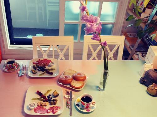 Hostal Urbanwood Guesthouse