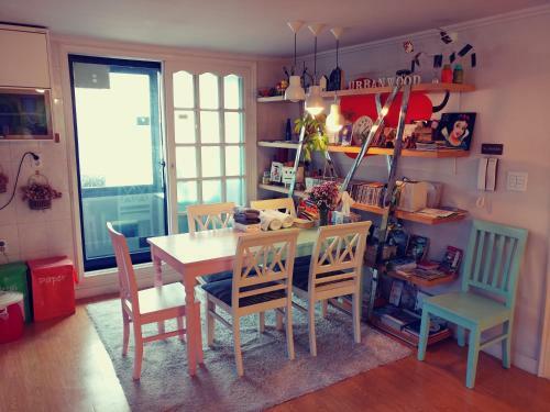 Hostal Urbanwood Guesthouse