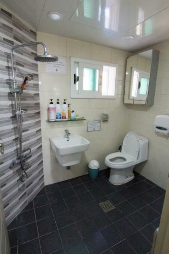 Hostal Yacht Guesthouse