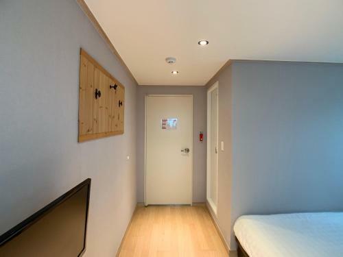 Hostal J-honor Guesthouse