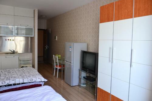 Zhongguancun Daocaoren Apartment