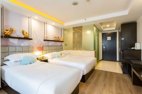 Beijing Red Hotel