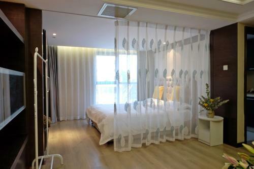 Ring Service Apartment No.8 On The East